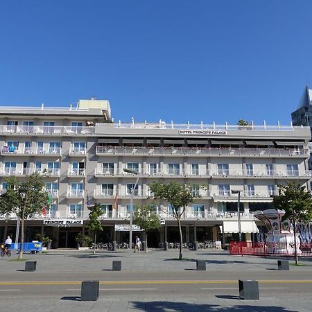 Hotel Principe Palace ลิโดดิเยโซโล ภายนอก รูปภาพ